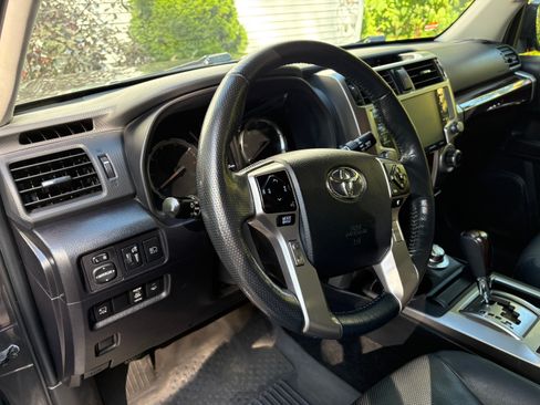 Used 2023 Toyota 4Runner Limited AWD/4WD image 5