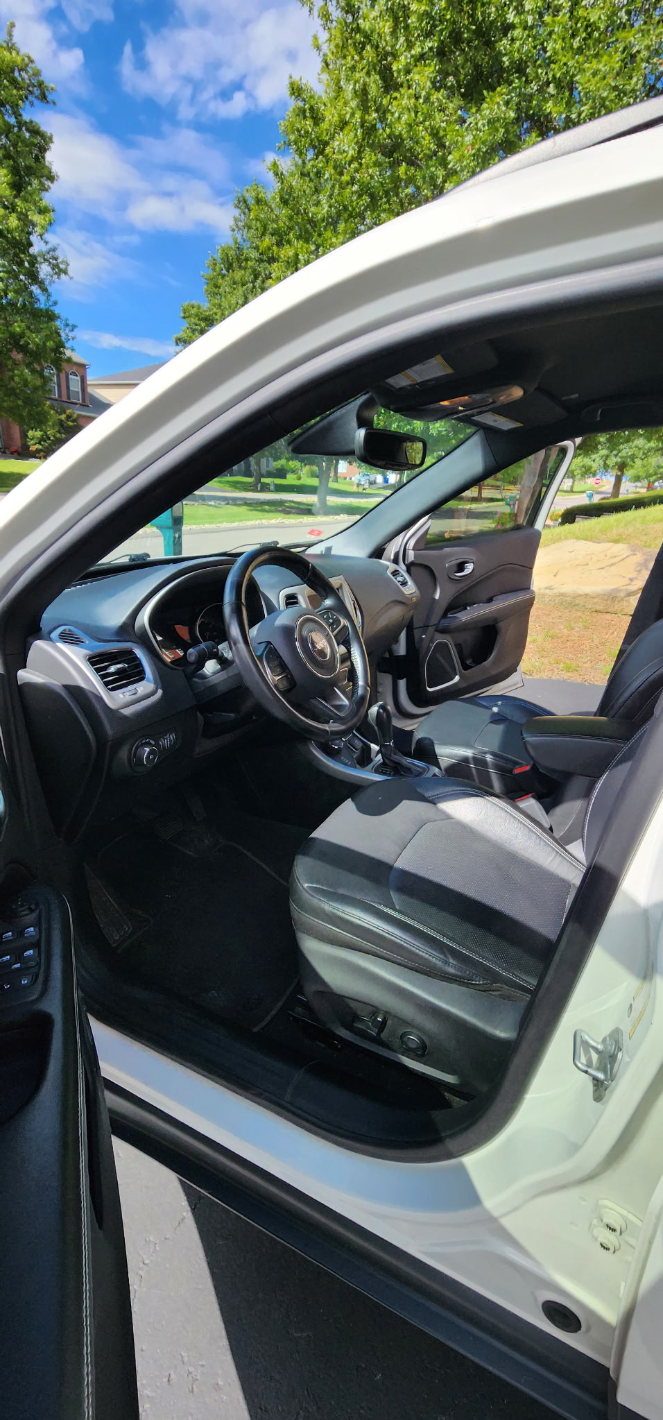 Used 2021 Jeep Compass Latitude AWD/4WD image 17