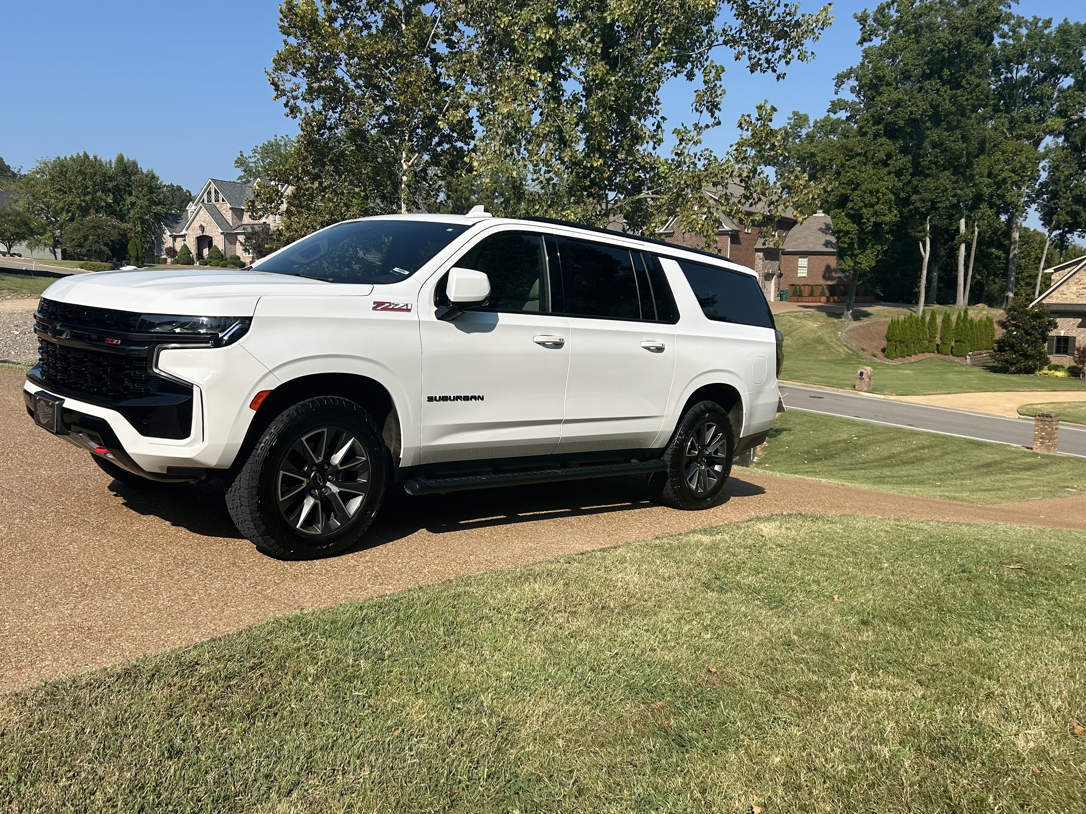 Used 2022 Chevrolet Suburban Z71 w/ Luxury Package AWD/4WD image 1