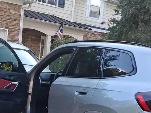 Used 2023 BMW X1 xDrive28i w/ M Sport Package image 6