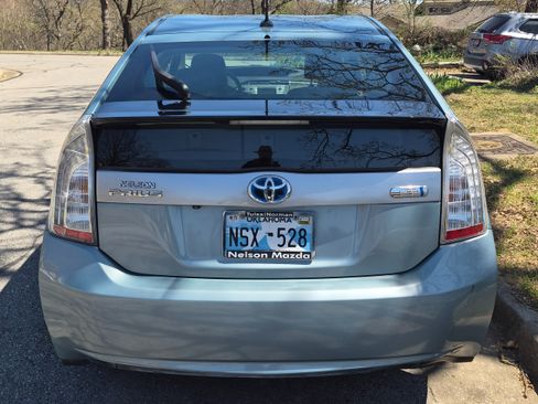 Used 2014 Toyota Prius Prime Plug-In Hybrid image 4