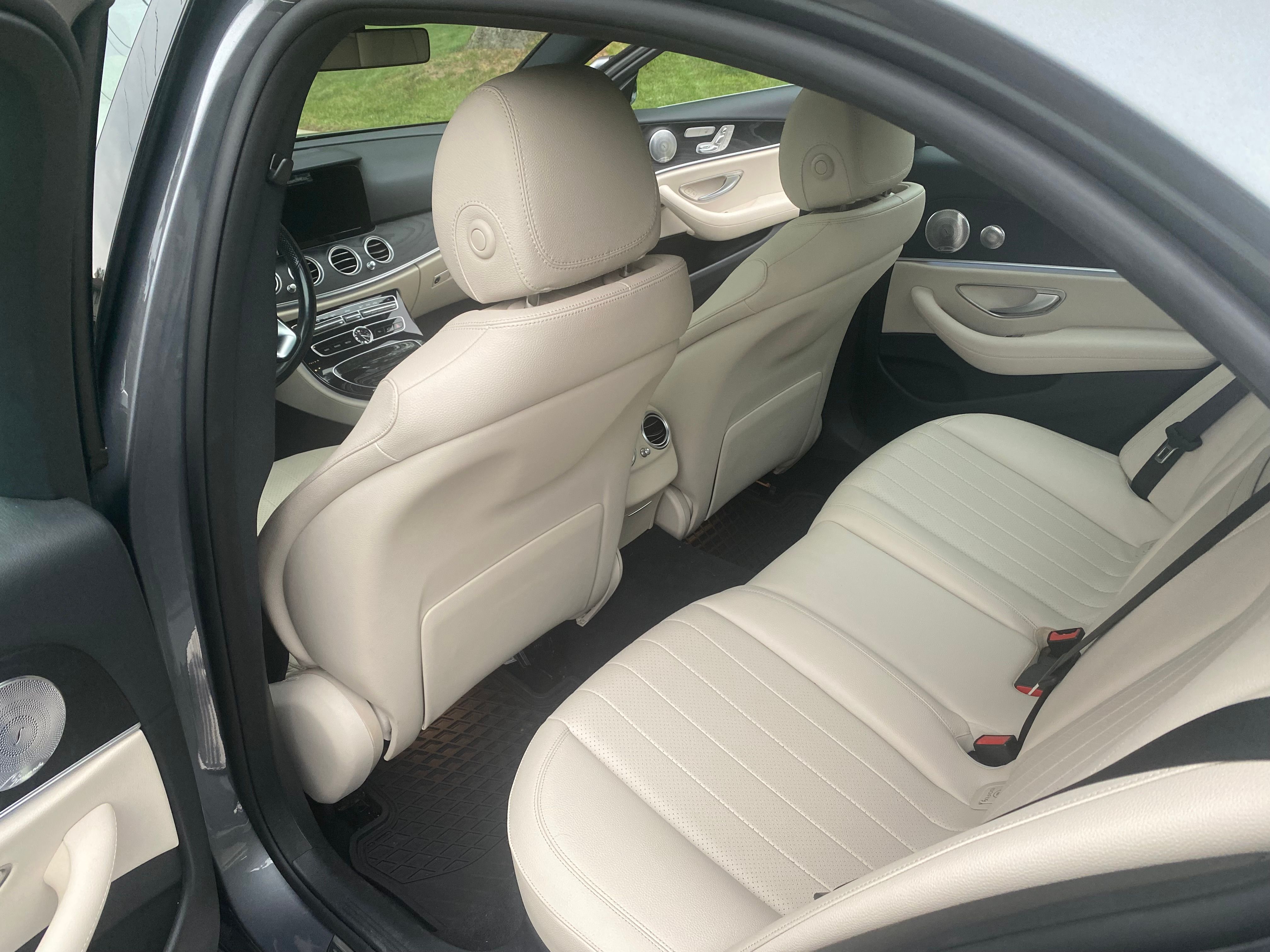 Used 2017 Mercedes-Benz E 300 4MATIC image 8