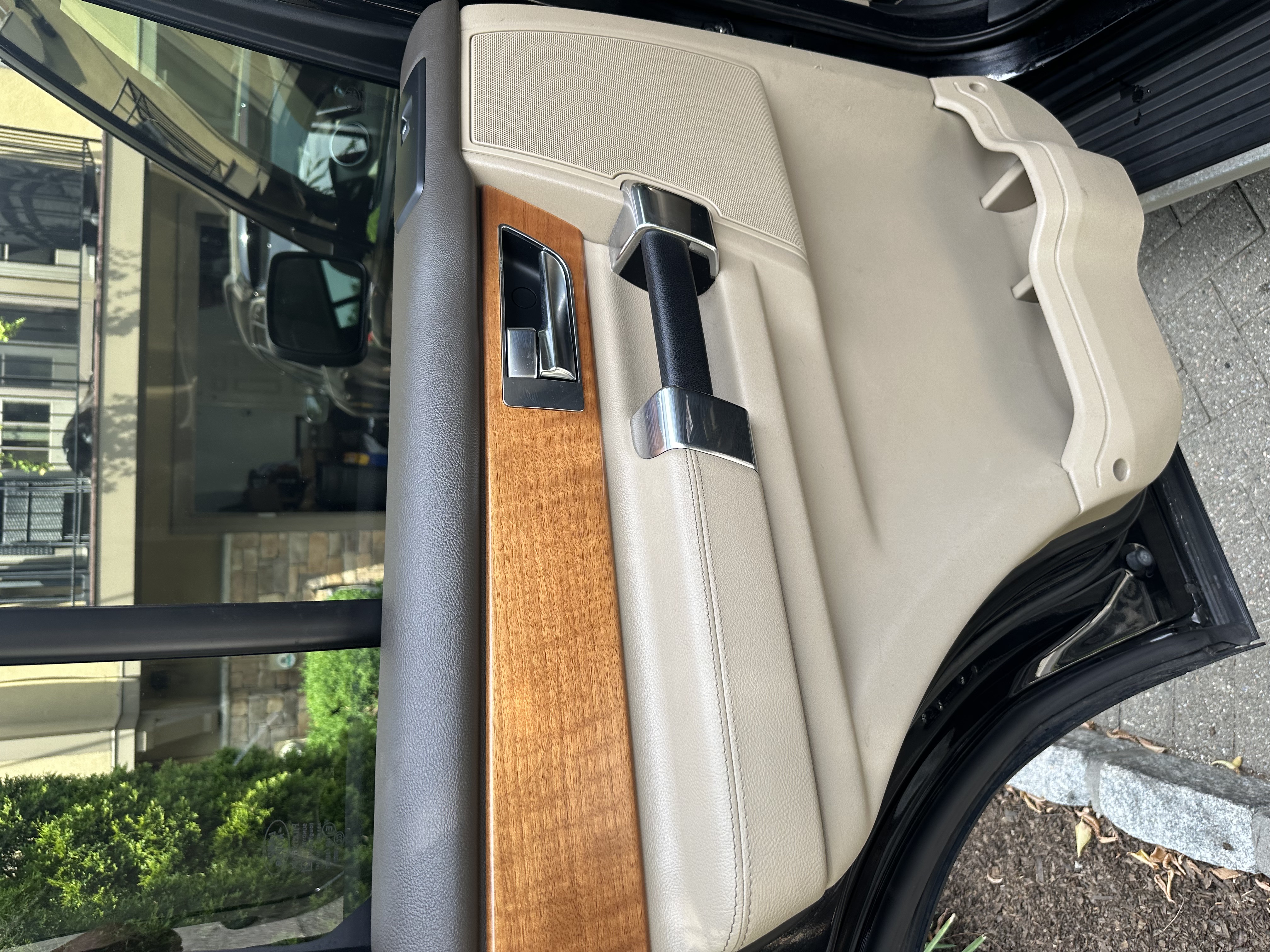 Used 2013 Land Rover LR4 HSE AWD/4WD image 17