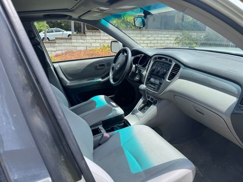 Used 2004 Toyota Highlander Limited FWD image 6