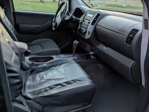 Used 2011 Nissan Frontier SV w/ SV Premium Utility Pkg image 14