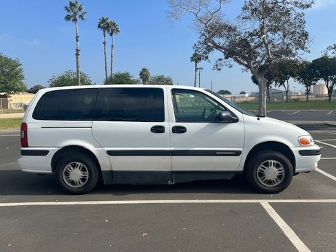 Used 2004 Chevrolet Venture Plus w/ Climate Package image 9