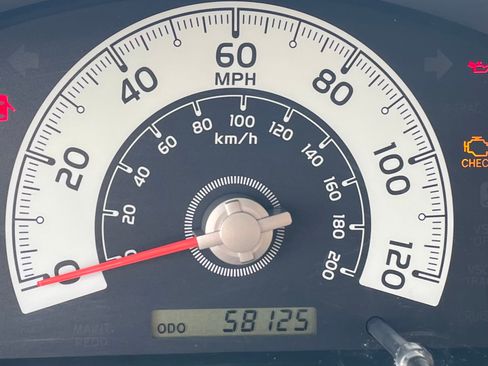 Used 2008 Toyota FJ Cruiser 4WD image 25