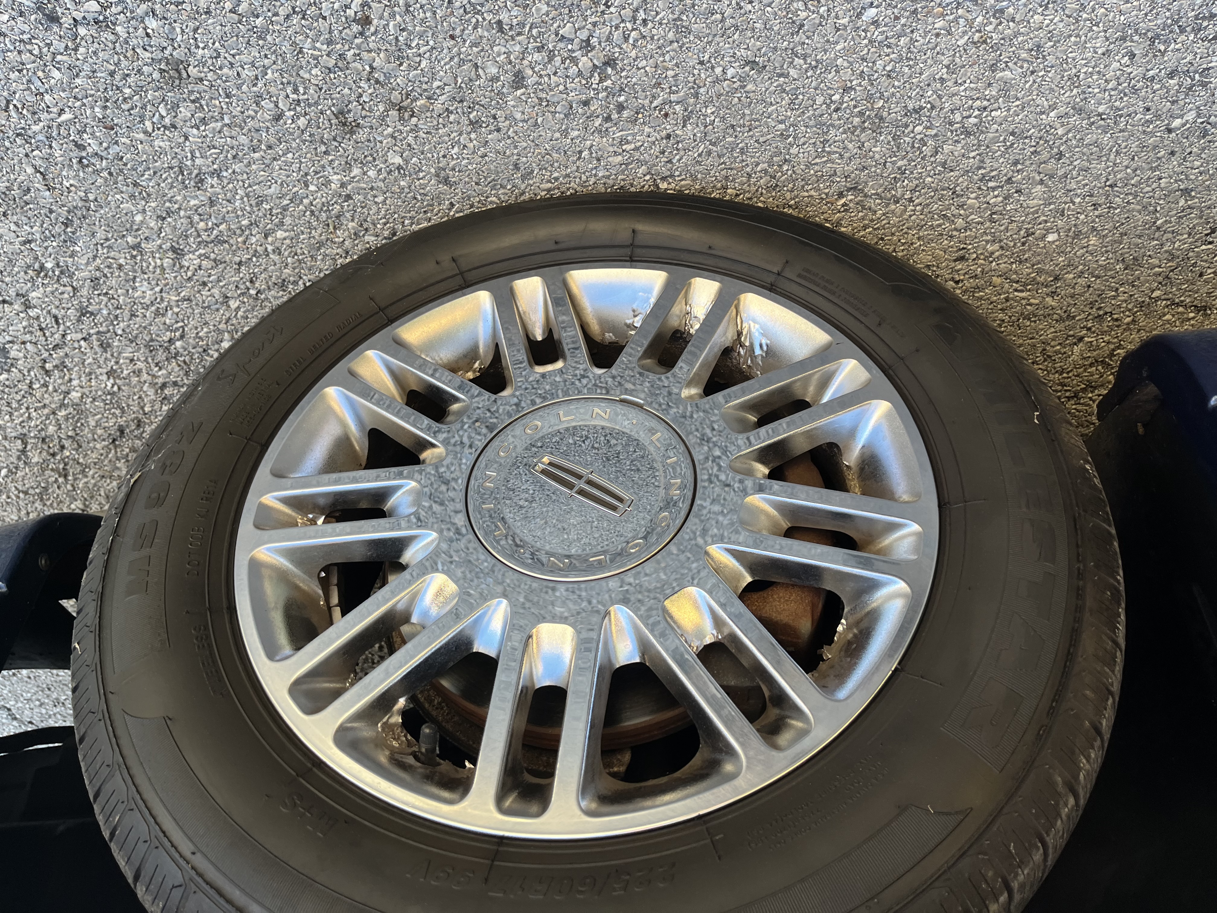 Used 2009 Lincoln Town Car Signature L RWD image 22