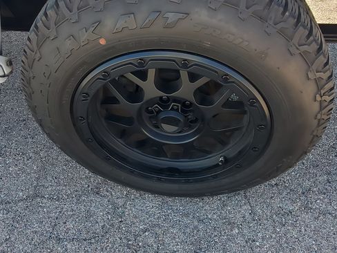 Used 2015 Nissan Frontier S w/ S Preferred Package image 6