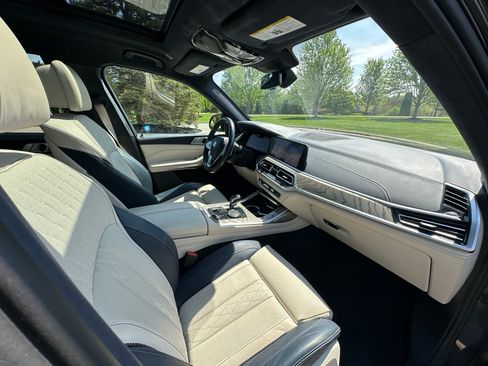 Used 2019 BMW X7 xDrive50i w/ Dynamic Handling Package AWD/4WD image 27