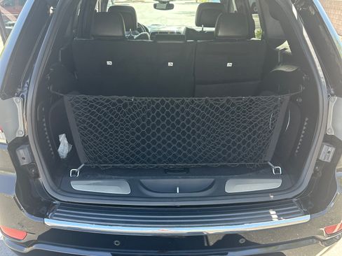 Used 2020 Jeep Grand Cherokee Overland AWD/4WD image 15
