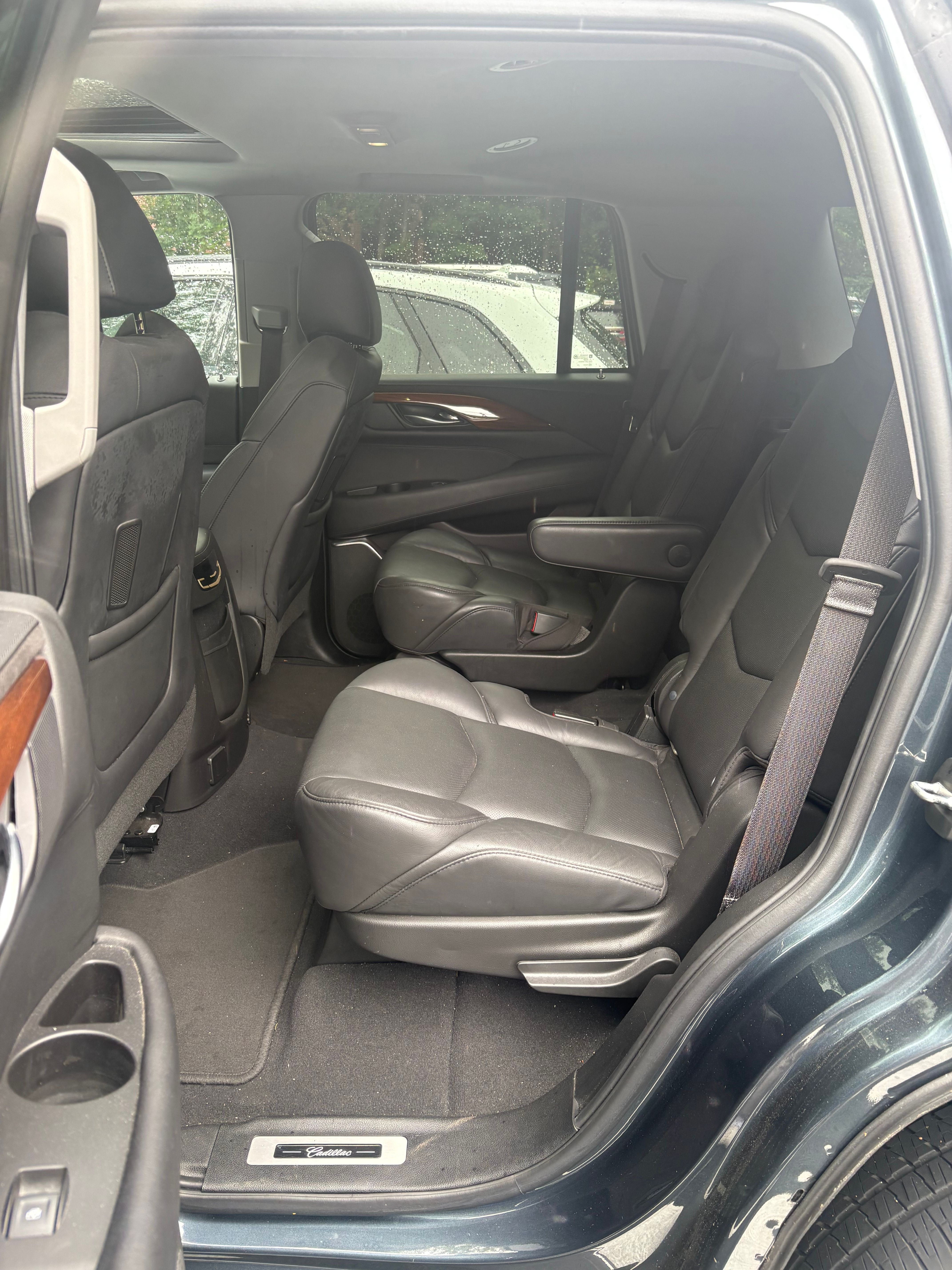 Used 2020 Cadillac Escalade Luxury AWD/4WD image 16
