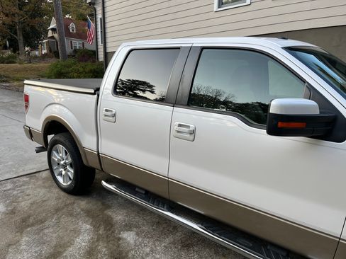 Used 2011 Ford F150 Lariat image 16