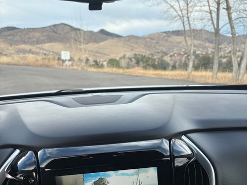 Used 2019 Chevrolet Traverse Premier image 19