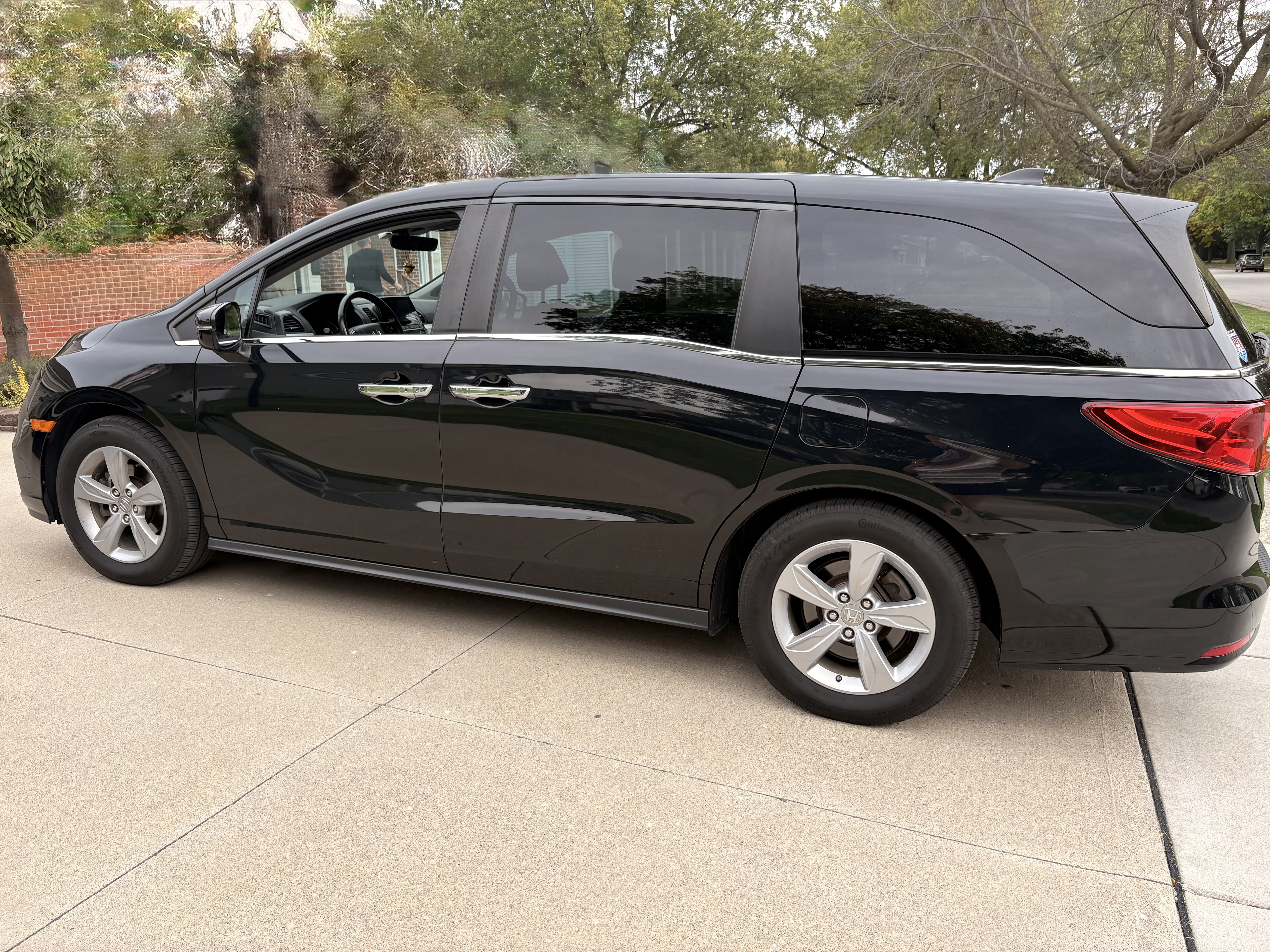Used 2020 Honda Odyssey EX-L image 1