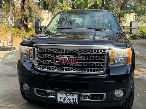 Used 2012 GMC Sierra 2500 Denali image 2