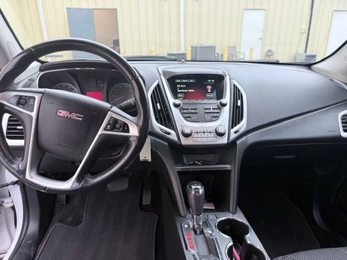 Used 2017 GMC Terrain SLE w/ Convenience Package FWD image 9