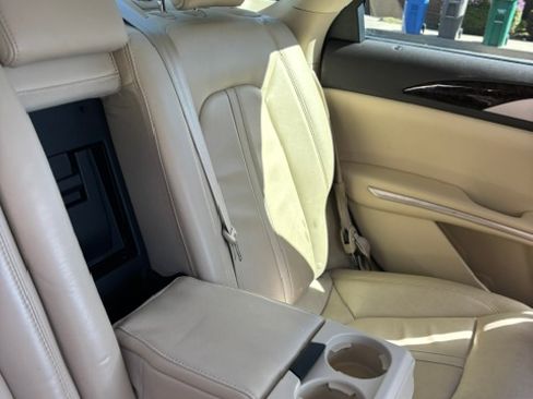 Used 2013 Lincoln MKZ FWD image 5