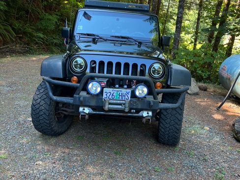 Used 2009 Jeep Wrangler X image 2