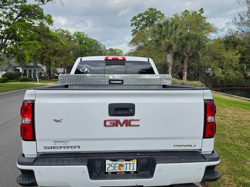Used 2019 GMC Sierra 2500 Denali w/ Duramax Plus Package image 4