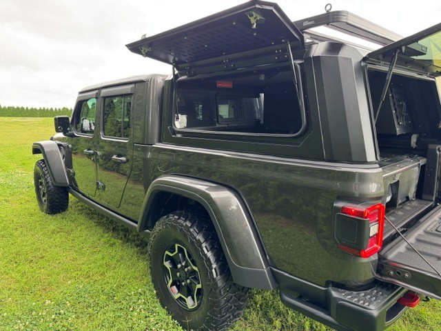 Used 2020 Jeep Gladiator Rubicon AWD/4WD image 4