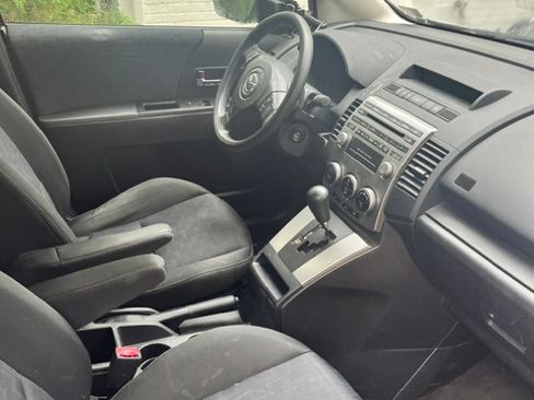 Used 2010 MAZDA MAZDA5 Sport FWD image 14
