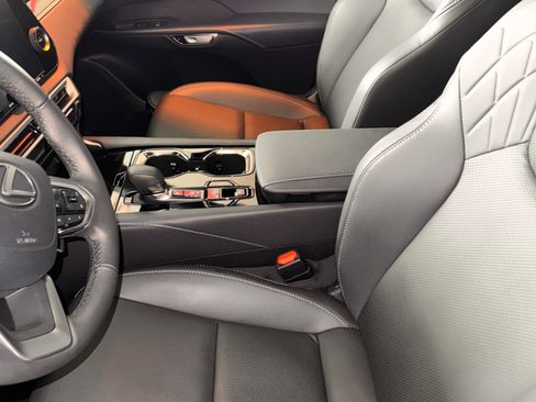 Used 2024 Lexus RX 350 FWD image 6