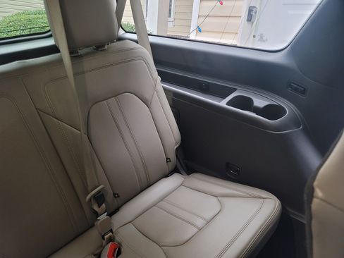 Used 2020 Ford Expedition Max Limited image 23