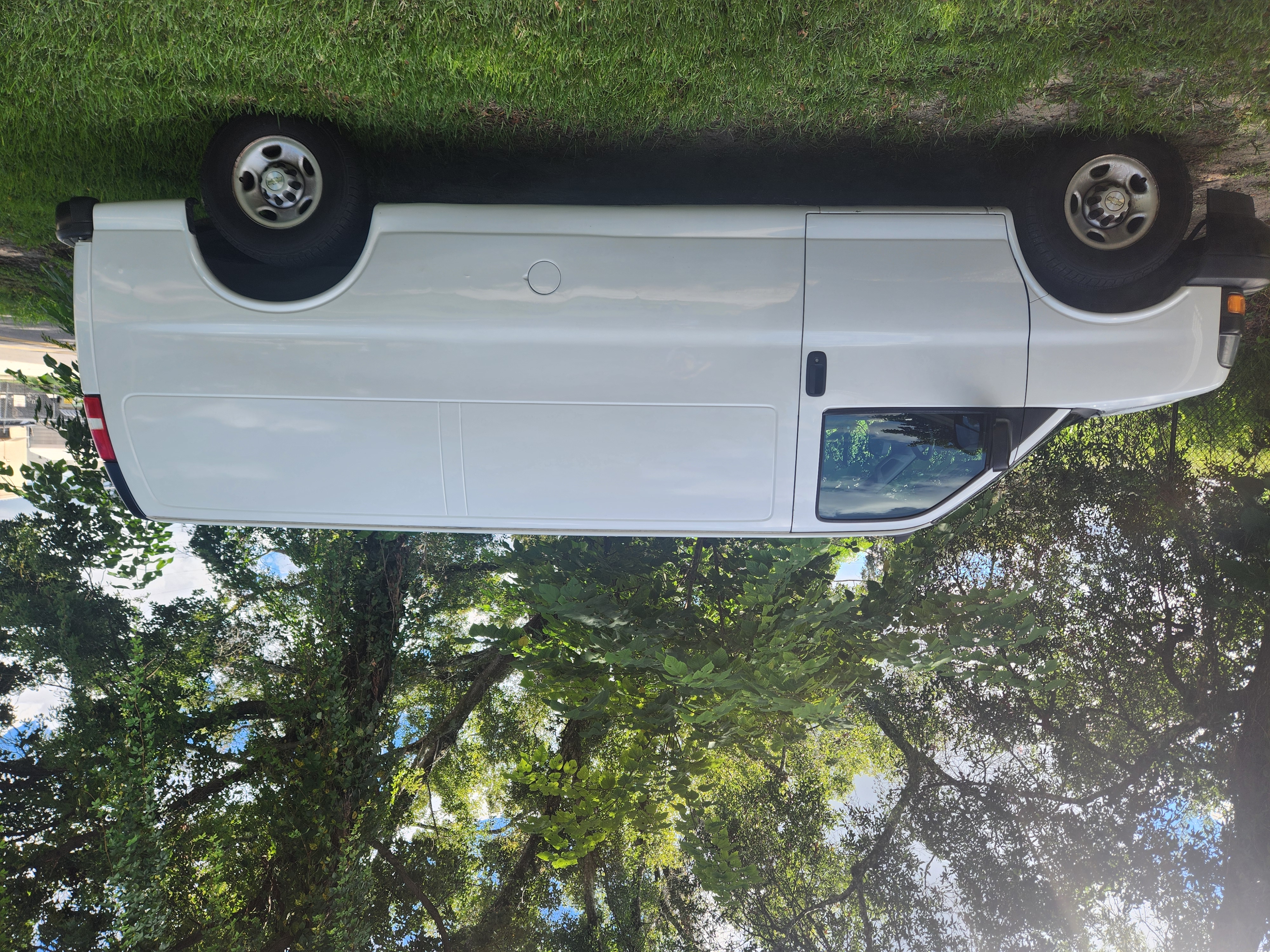 Used 2021 Chevrolet Express 2500 Extended w/ Driver Convenience Package RWD image 4