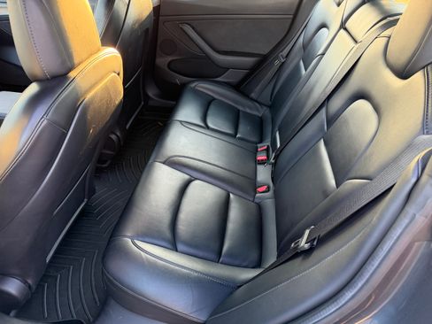 Used 2022 Tesla Model 3 Standard Range RWD image 8