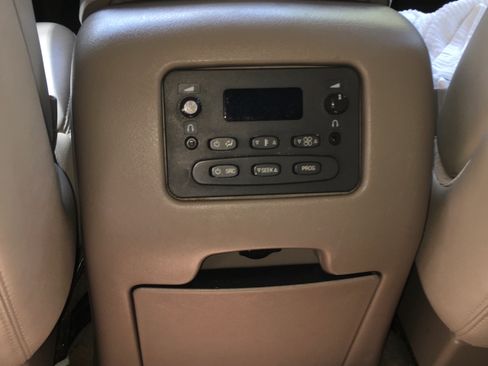Used 2006 Chevrolet Tahoe Z71 w/ Z71 Preferred Equipment Group AWD/4WD image 11