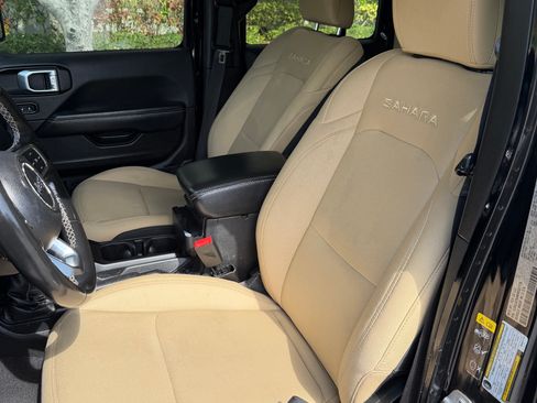 Used 2021 Jeep Wrangler Unlimited Sahara AWD/4WD image 22