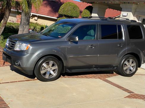 Used 2013 Honda Pilot Touring image 1