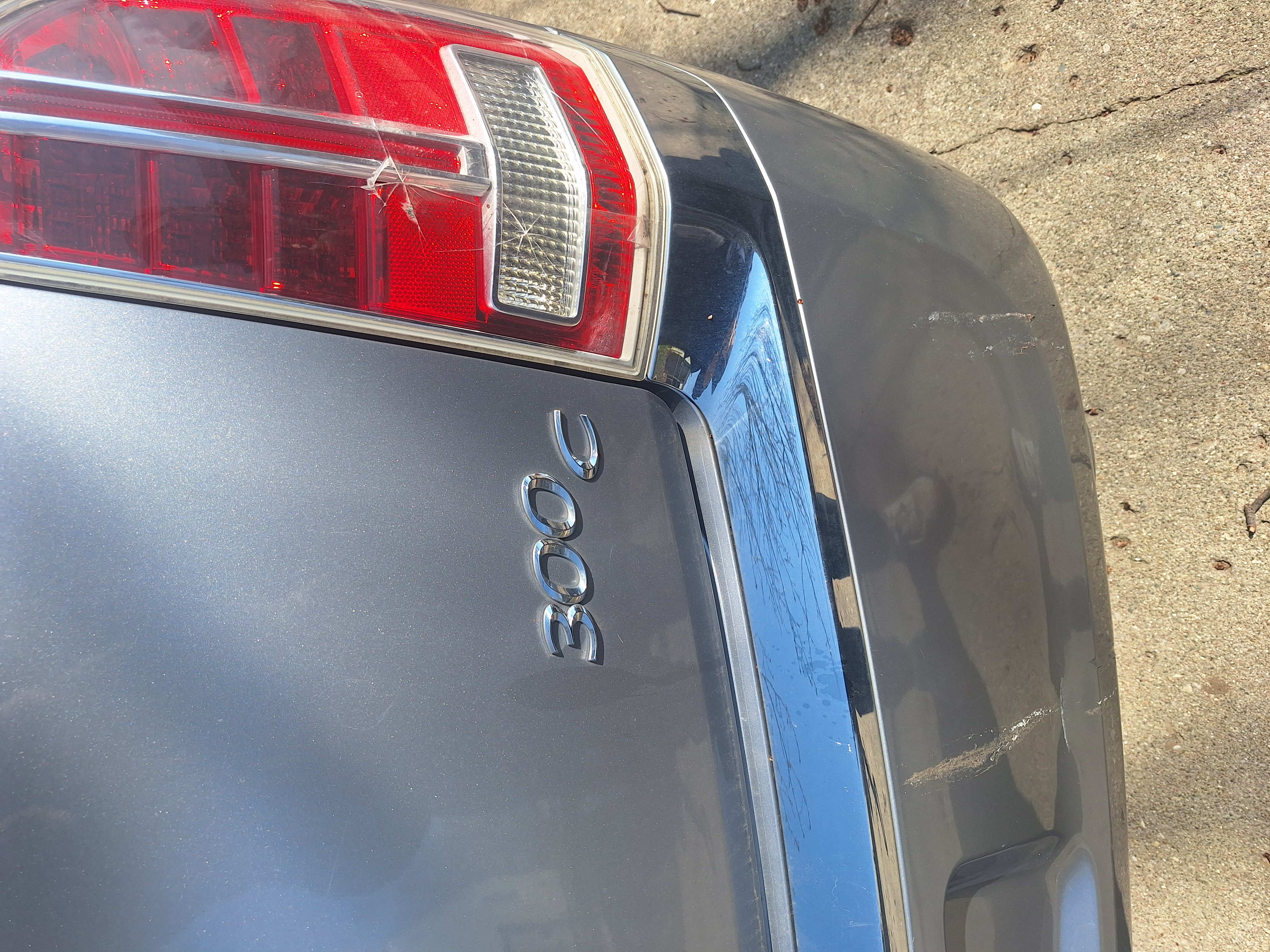 Used 2014 Chrysler 300 C RWD image 10