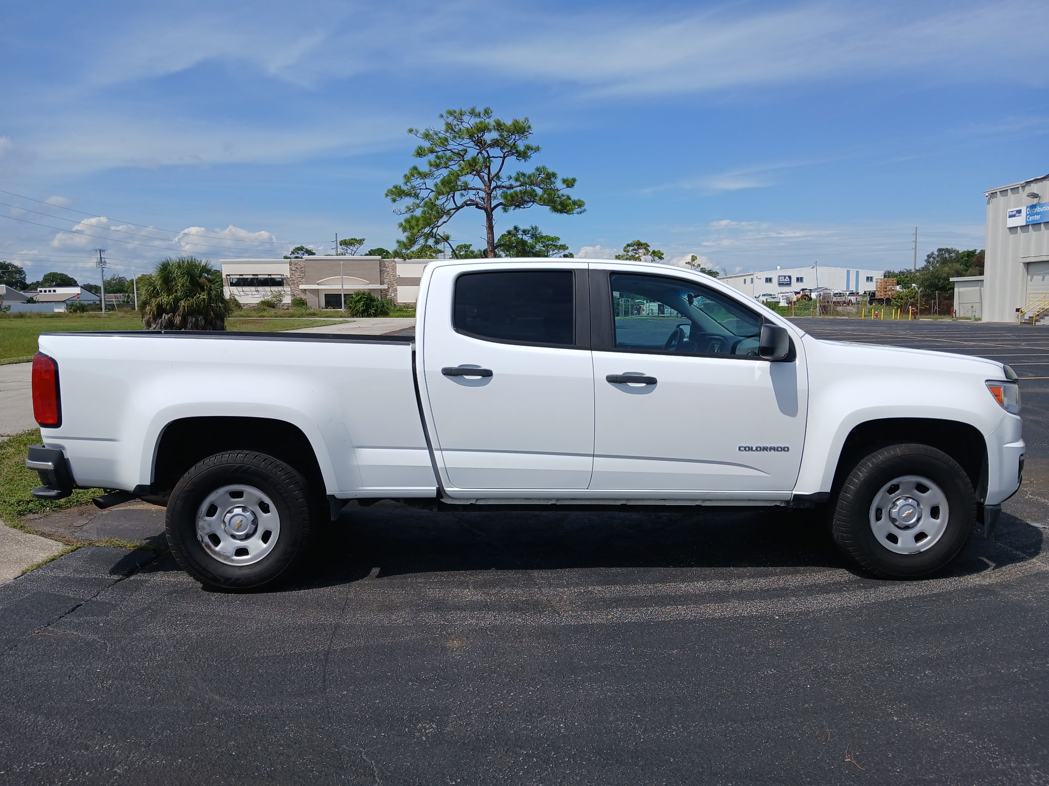 Used 2019 Chevrolet Colorado W/T w/ WT Convenience Package RWD image 2