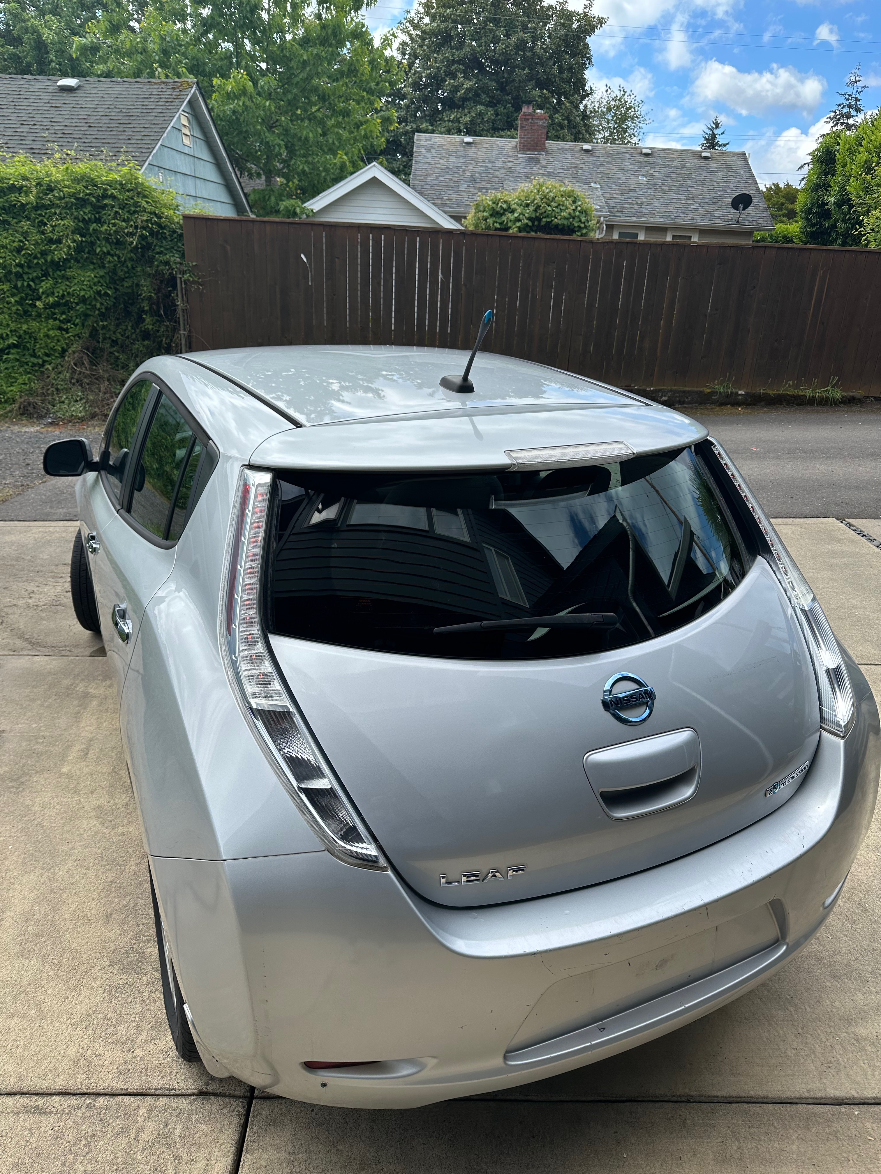 Used 2013 Nissan Leaf SV w/ LED & Quick Charge Pkg FWD image 8