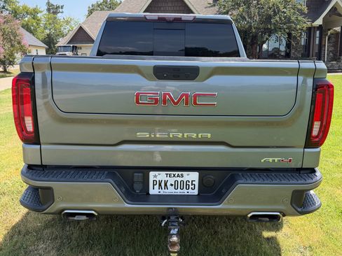 Used 2021 GMC Sierra 1500 AT4 w/ AT4 Value Package AWD/4WD image 5