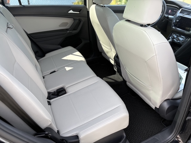 Used 2020 Volkswagen Tiguan SEL AWD/4WD image 13