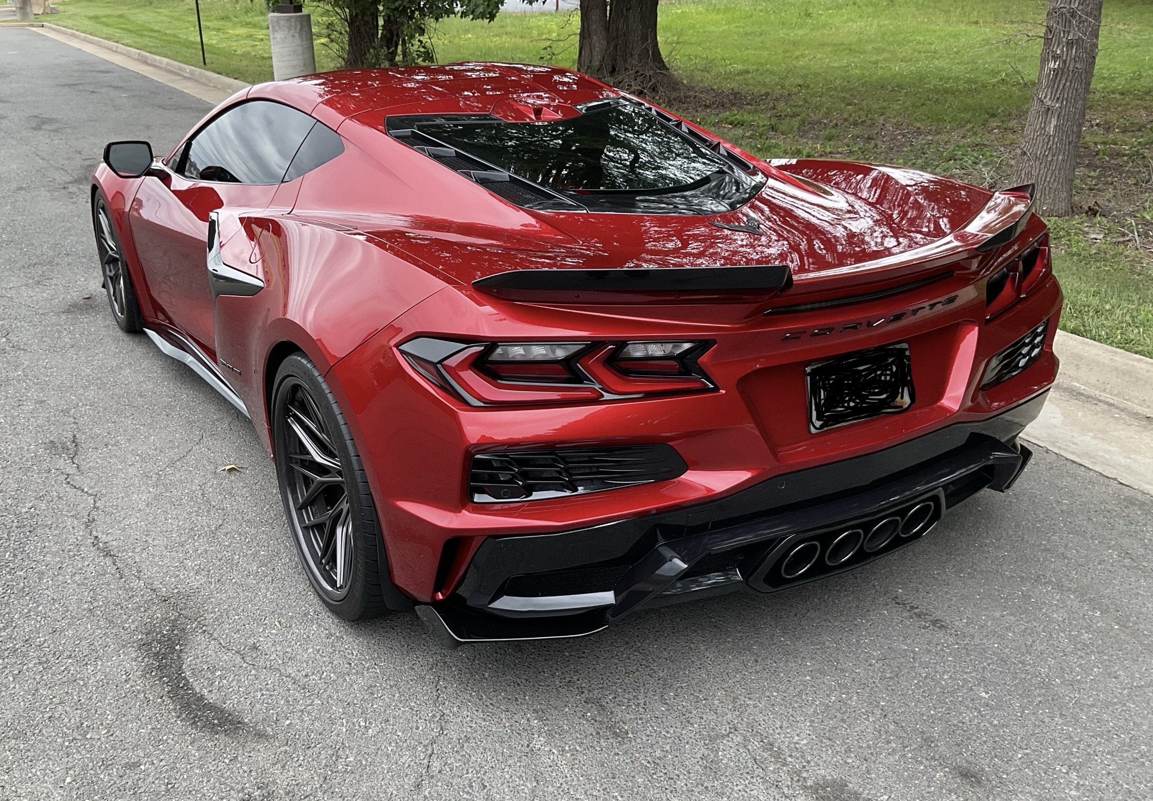 Used 2025 Chevrolet Corvette Z06 w/ Stealth Interior Trim Package RWD image 6
