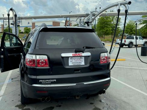 Used 2012 GMC Acadia SLT image 1