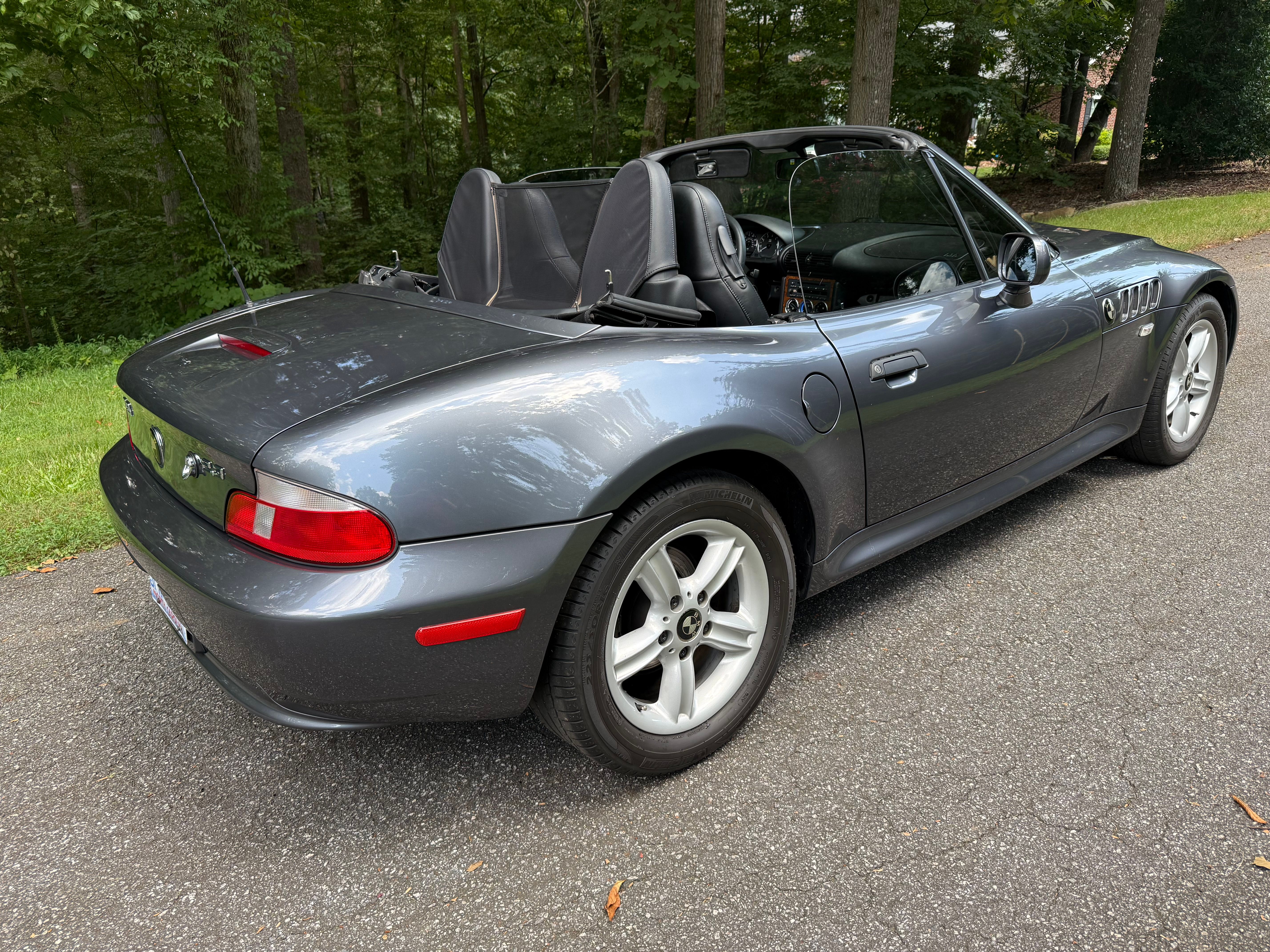 Used 2000 BMW Z3 2.5i RWD image 13