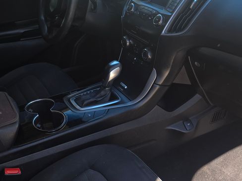 Used 2017 Ford Edge SE image 20