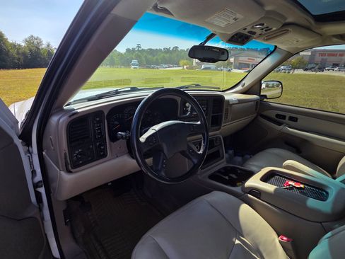 Used 2003 Chevrolet Tahoe Z71 image 2