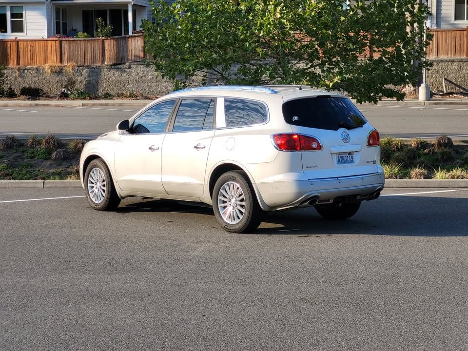 Used 2008 Buick Enclave CXL w/ Entertainment Package #4 AWD/4WD image 4