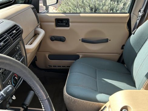Used 2001 Jeep Wrangler Sahara image 9