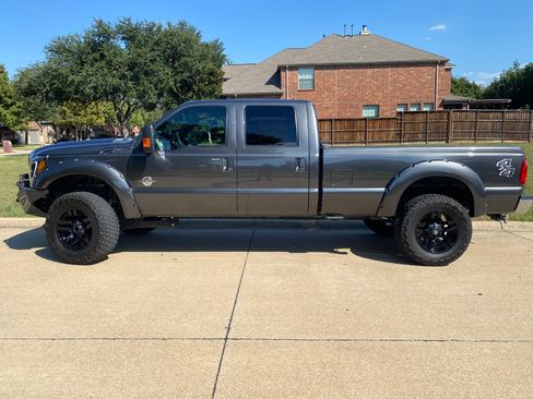 Used 2016 Ford F350 Lariat image 1