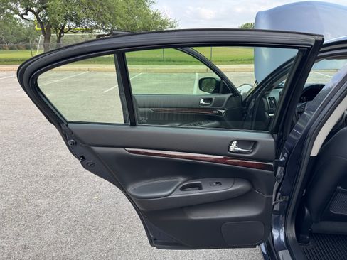 Used 2013 INFINITI G37 Journey w/ Premium Pkg image 21