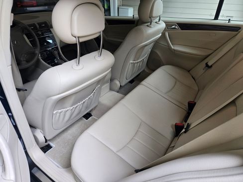 Used 2005 Mercedes-Benz C 240 Wagon image 4