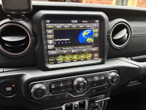 Used 2023 Jeep Wrangler Unlimited Sahara w/ Cold Weather Group image 11