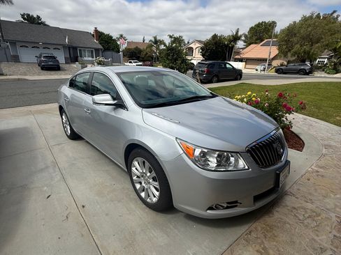Used 2013 Buick LaCrosse Leather FWD image 2